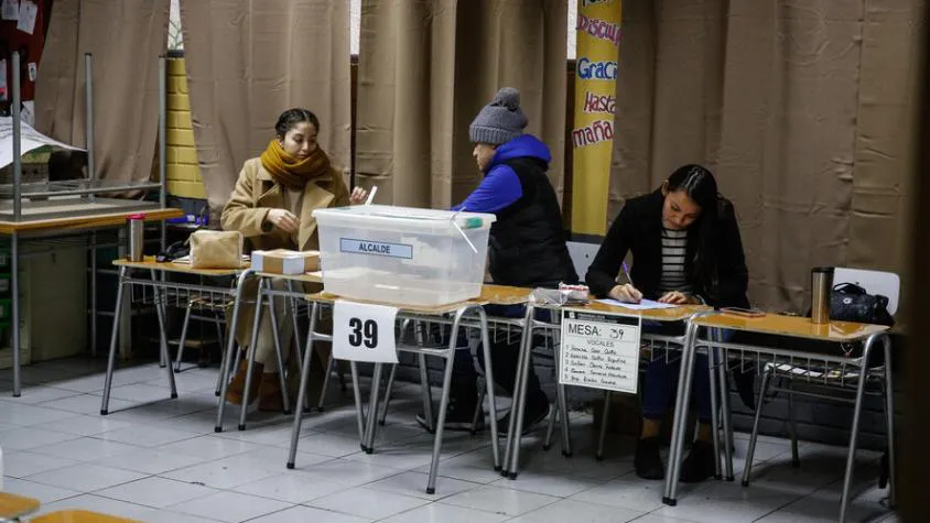 abren las mesas domingo elecciones.jpg